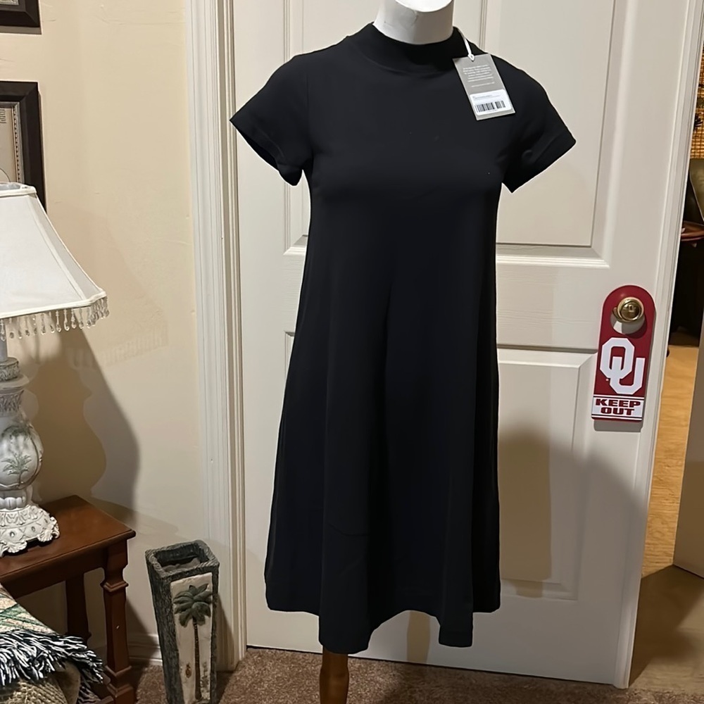 Everlane swing s/s mock neck dress. NWT. Small - Picture 2 of 9